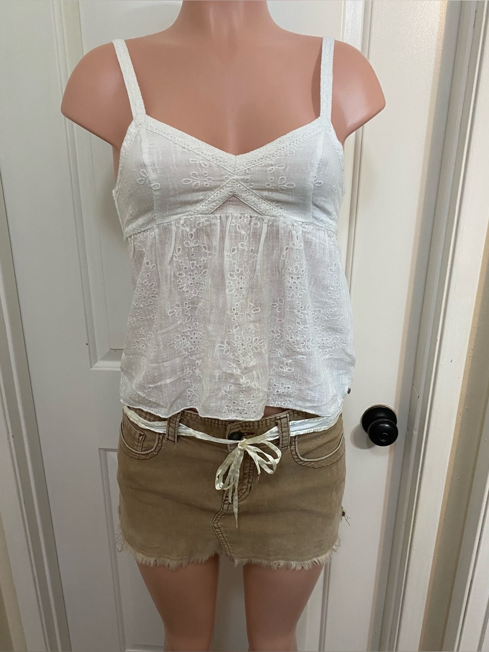 Y2k vintage Abercrombie white embroidered babydoll top
